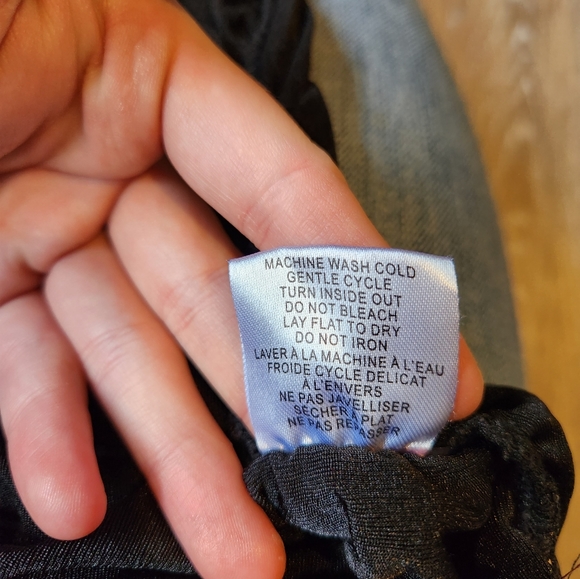 Cute y2k red and black ruched tank top - Picture 4 of 9